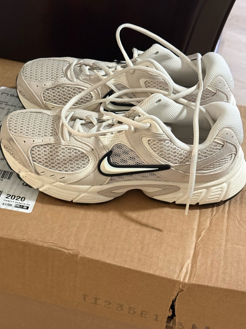 Nike Women's V5 RNR Sneaker